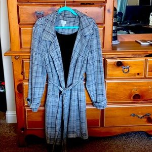 3 XL Stylish Light Overcoat